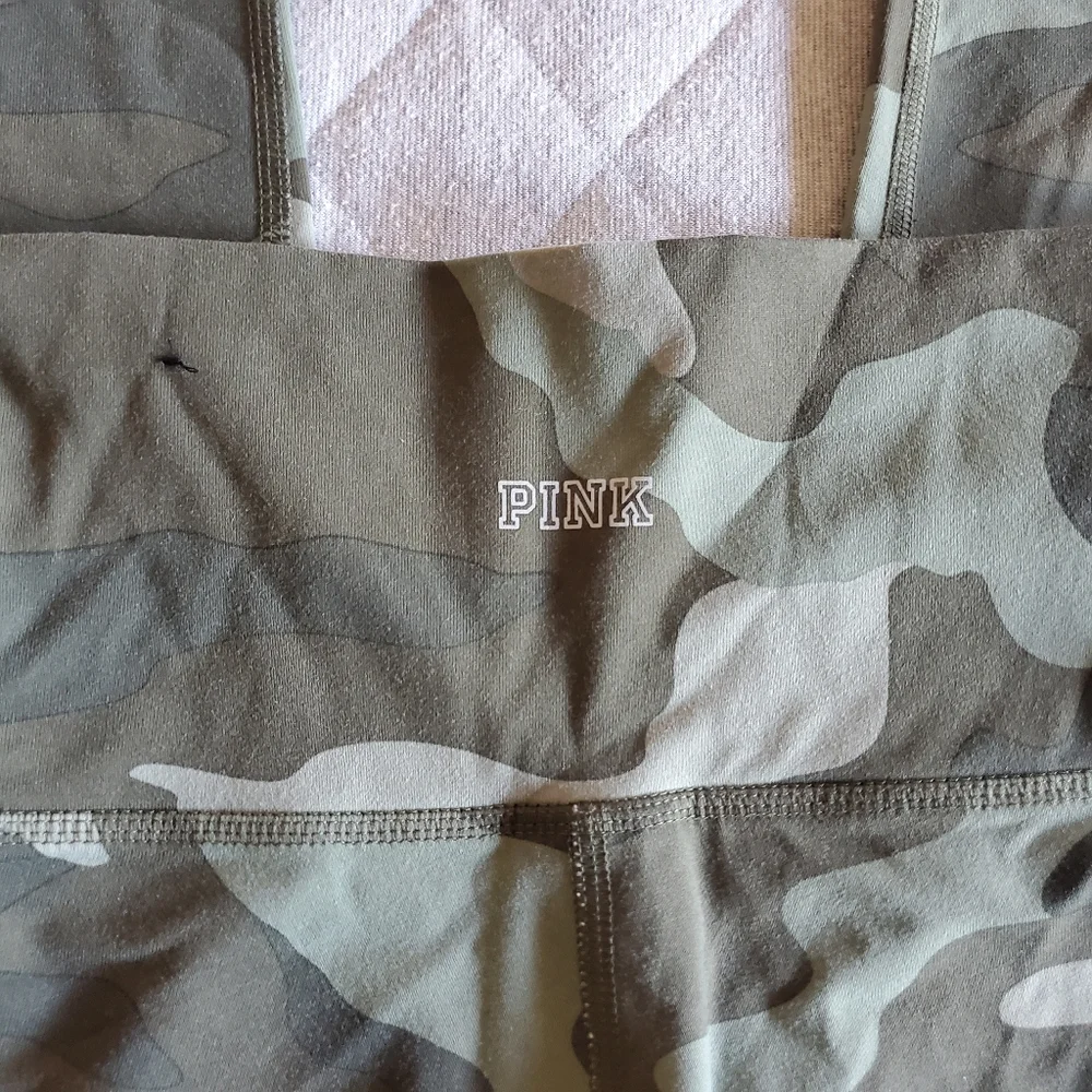 PINK VS Camo Leggings‎ Small Green